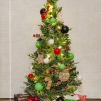 Pinterest image on how to make miniature dollhouse ornaments.